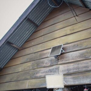 LED ηλιακός προβολέας 15W φυσικό λευκό 4000K με λευκό σώμα και χειριστήριο V-TAC – 7844