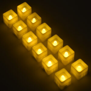 GloboStar® CANDLE 79538 ΣΕΤ 12 x Διακοσμητικά Realistic Κεράκια με LED Εφέ Κινούμενης Φλόγας – Μπαταρίας 12 x CR2032 Θερμό Λευκό 2700K Μπεζ L3.5 x W3.5 x H3.5cm
