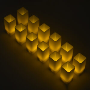 GloboStar® CANDLE 79540 ΣΕΤ 12 x Διακοσμητικά Realistic Κεράκια με LED Εφέ Κινούμενης Φλόγας – Μπαταρίας 12 x CR2032 Θερμό Λευκό 2700K Μπεζ L3.7 x W3.7 x H7.5cm