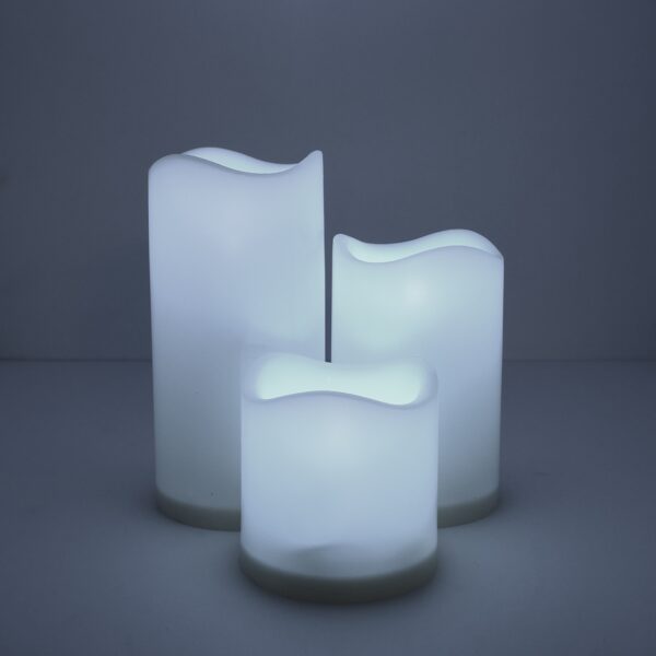 GloboStar® 79551 ΣΕΤ 3 Διακοσμητικών Realistic Κεριών με LED Εφέ Κινούμενης Φλόγας – Μπαταρίας & Ασύρματο Χειριστήριο IR Ψυχρό Λευκό 6000K Dimmable