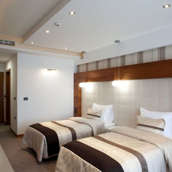 Βάση Σποτ GU10 – MR16 V-TAC Χωνευτή Τετράγωνη Χρώμιο 2τμχ – 8943