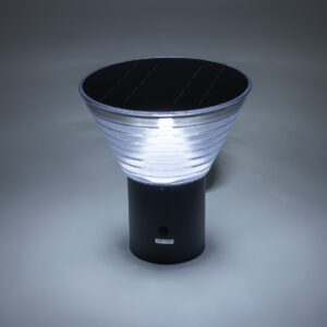 GloboStar® VEGGIE 90530 Αυτόνομο Ηλιακό Φωτιστικό Κήπου – Απλίκα Αρχιτεκτονικού Φωτισμού Εξωτερικού Χώρου LED 10W 330lm 120° με Ενσωματωμένο Φωτοβολταϊκό Panel 6V 2W & Επαναφορτιζόμενη Μπαταρία Li-ion 3.2V 1800mAh με Αισθητήρα Ημέρας-Νύχτας – Αδιάβροχο IP65 – Σώμα Αλουμινίου & ABS – Μ23 x Π30 x Υ25cm – Ψυχρό Λευκό 6000K – Μαύρο – 2 Χρόνια Εγγύηση