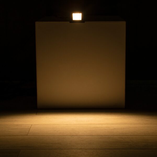 GloboStar® STEP-MINA 90625 Χωνευτό Φωτιστικό Σκαλοπατιού – Διαδρόμου LED 3W 330lm 30° DC 24V Αδιάβροχο IP65 Μ8.3 x Π8.3 x Υ5cm Θερμό Λευκό 2700K – Μαύρο – 3 Years Warranty