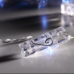 PLASTIC CLIPS 10 LED ΛΑΜΠΑΚΙΑ ΣΕΙΡΑ ΜΠΑΤΑΡ.(3xAA) ΨΥΧΡΟ ΛΕΥΚΟ IP20 135+30cm ΔΙΑΦΑΝ ΚΑΛΩΔ ΤΡΟΦΟΔ ACA – FCLIP10W2A