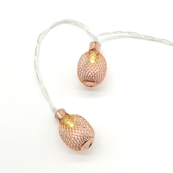 “METAL PINAPPLE” 10LED ΛΑΜΠΑΚ ΣΕΙΡΑ ΜΠΑΤΑΡ.(3xAA)ΘΕΡΜΟ ΛΕΥΚΟ ΧΑΛΚΙΝΟ ΜΕΤΑΛΛΟ IP20 135+30cm ΔΙΑΦΑΝ ACA – X061011255