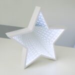 INFINITY MIRROR TUNNEL LAMP”, STAR”, 59 LED ΛΑΜΠΑΚΙΑ ΜΕ ΜΠΑΤΑΡΙΑ(3xAA) ΨΥΧΡΟ ΛΕΥΚΟ IP20 29x5x29cm ACA – XSTARMIR292A