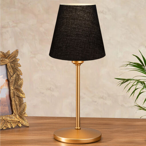 GloboStar® GLOSSY 204-0056 Μοντέρνο Eπιτραπέζιο Φωτιστικό Μονόφωτο 1 x E27 IP20 Χρυσό Μέταλλο με Μαύρο Ύφασμα – Μ13 x Π13 x Υ37cm