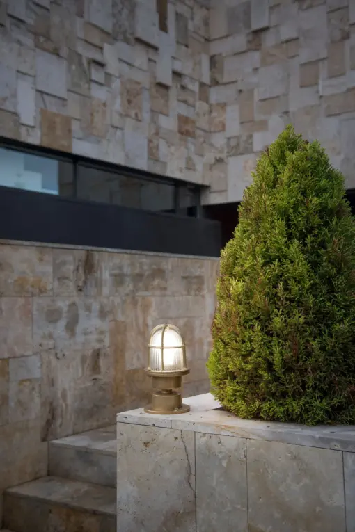 Faro Barcelona MAUREN Φωτιστικό Οροφής-Στύλος από Ορείχαλκο, Κατάλληλο για Εξωτερική Χρήση – 70993