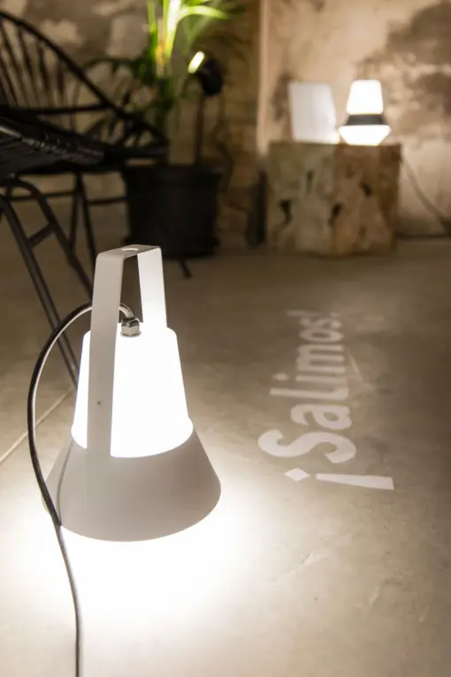 Faro Barcelona CAT Φορητό Φωτιστικό Λευκού Χρώματος, IP54, 1XE27 20W- 71563