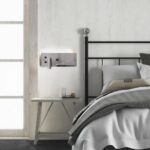 GloboStar® PALADIN 61356 Μοντέρνο Φωτιστικό Τοίχου – Απλίκα Ξενοδοχείου Bed Side LED 6W 720lm 36° AC 220-240V – Reading Light & Κρυφός Φωτισμός – Φορτιστές USB 3A & Wireless 20W – Μ30 x Π11 x Υ12cm – Φυσικό Λευκό 4500K – Νίκελ Βούρτσας – Δεξί