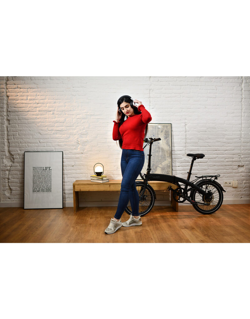 TAKE AWAY BLACK PORTABLE LED 1.5W 2700K – 1-FR01016