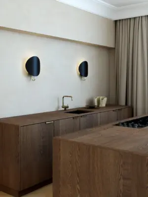 Spargo | Wall light | Black/Brass – 1-NR2320361003