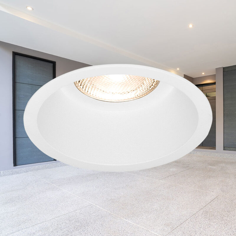 BRY-TETRA-CF-RND-WHT-SPOTLIGHT – BH03-04090