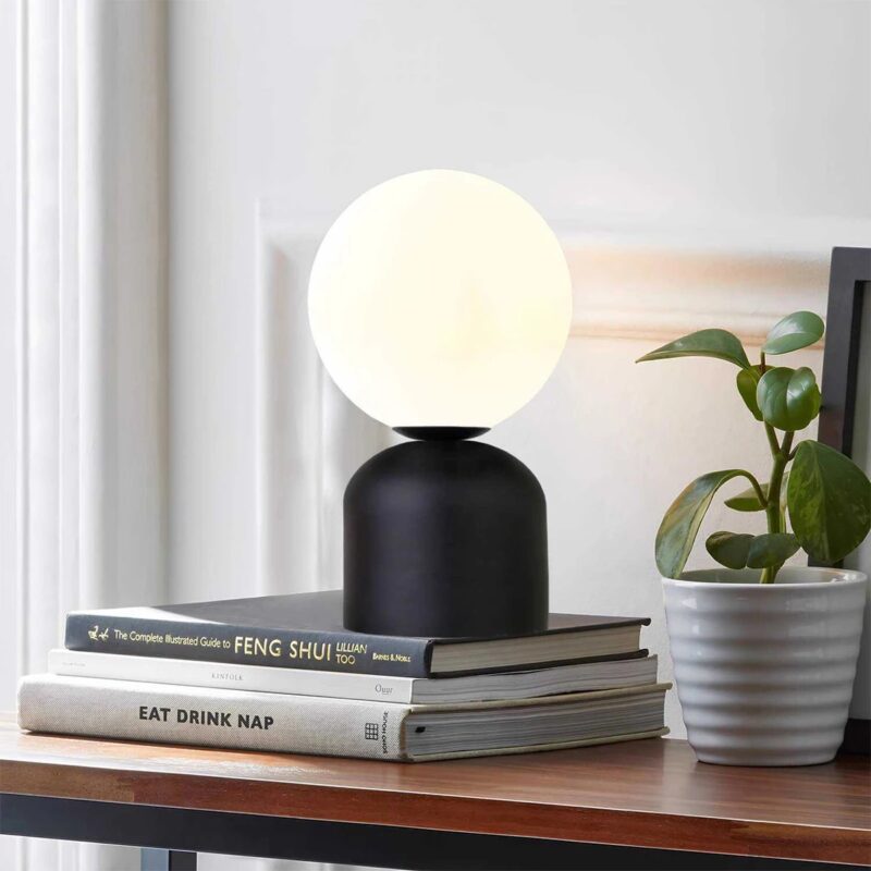 GloboStar® MAGIC 204-0132 Μοντέρνο Eπιτραπέζιο Φωτιστικό Μονόφωτο 1 x E14 IP20 Μαύρο Μέταλλο με Λευκό Γυαλί – Μ13 x Π13 x Υ28cm