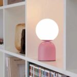 GloboStar® MAGIC 204-0134 Μοντέρνο Eπιτραπέζιο Φωτιστικό Μονόφωτο 1 x E14 IP20 Ροζ Μέταλλο με Λευκό Γυαλί – Μ13 x Π13 x Υ28cm