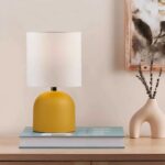 GloboStar® LOREN 204-0137 Μοντέρνο Eπιτραπέζιο Φωτιστικό Μονόφωτο 1 x E27 IP20 Κίτρινο Μέταλλο με Μπεζ        Ύφασμα – Μ15 x Π15 x Υ31cm