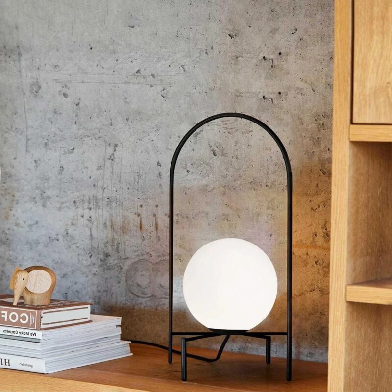 GloboStar® SPIDY 204-0139 Μοντέρνο Eπιτραπέζιο Φωτιστικό Μονόφωτο 1 x E27 IP20 Μαύρο Μέταλλο με Λευκό Γυαλί – Μ20 x Π20 x Υ37cm