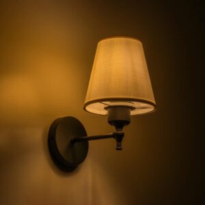 GloboStar® ELEGANTE 204-0186 Μοντέρνο Φωτιστικό Τοίχου Απλίκα Μονόφωτο 1 x E27 AC 220-240V IP20 Μπεζ & Μαύρο – Μ14 x Π14 x Υ26cm