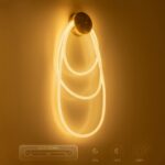 kelvo® GLOW 61677 Μοντέρνο Φωτιστικό Τοίχου – Απλίκα LED 60W 6000lm 360° AC 220-240V IP20 Ρυθμιζόμενο Λευκό CCT με Χειριστήριο από 2700K έως 6000K Dimmable – Lumileds SMD Chip – Χρυσό Πλατίνα & Λευκό Νήμα – Μ40 x Π15 x Υ110cm – 3 Χρόνια Εγγύηση