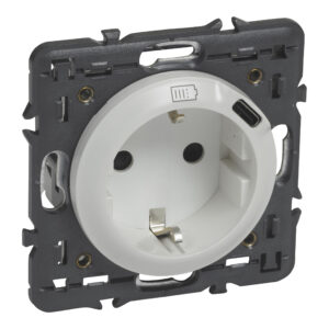 CELIANE ΠΡΙΖΑ ΣΟΥΚ ME USB C & ΠΛAK WHITE LEGRAND – 068119