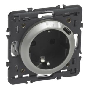 CELIANE ΠΡΙΖΑ ΣΟΥΚ ME USB C & ΠΛAK TITAN LEGRAND – 068419