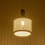GLOBOSTAR® NETO 201-0129 Μοντέρνο Κρεμαστό Φωτιστικό Οροφής με Ντουί 1 x E27 AC 220-240V IP20 – Χρυσό & Λευκό – Μ18 x Π18 x Υ70cm
