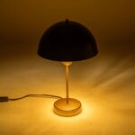 GLOBOSTAR® GAZETA 203-0305 Μοντέρνο Επιτραπέζιο Φωτιστικό Πορτατίφ με Ντουί 1 x E27 AC 220-240V IP20 – Μαύρο & Χρυσό – Μ25 x Π25 x Υ39cm