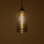GLOBOSTAR® TUBE 206-0030 Μοντέρνο Κρεμαστό Φωτιστικό Οροφής με Ντουί 1 x E27 AC 220-240V IP20 – Μαύρο Φιμέ – Μ10 x Π10 x Υ24cm