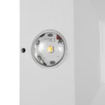 kelvo® ARKOS KLV-101-0112 Φωτιστικό Τοίχου / Απλίκα LED 8W 840lm 15° AC 220-240V Αδιάβροχο IP65 Θερμό Λευκό 2700K – CREE SMD Chip & TÜV SÜD Driver – Λευκό Ματ – Μ14 x Π5.5 x Υ14cm – 5 Χρόνια Εγγύηση