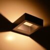 kelvo® AURA KLV-101-0116 Φωτιστικό Τοίχου / Απλίκα LED 7W 875lm 45° AC 220-240V Αδιάβροχο IP65 Θερμό Λευκό 2700K – Bridgelux COB Chip & TÜV SÜD Driver – Μαύρο Ματ – Μ13 x Π15 x Υ4.5cm – 5 Χρόνια Εγγύηση