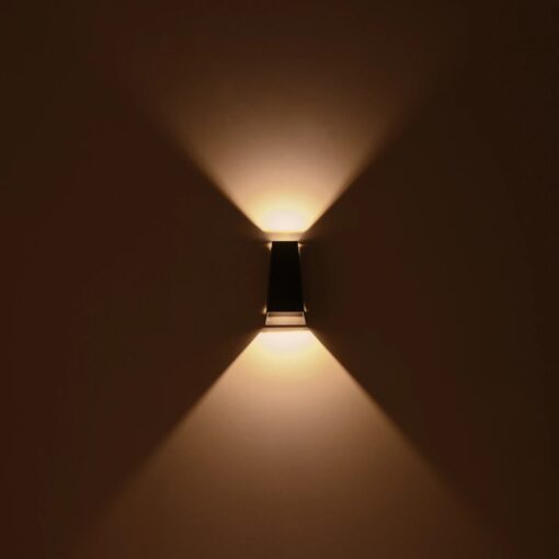 kelvo® FLUX KLV-101-0119 Φωτιστικό Τοίχου / Απλίκα LED 6W 750lm 30° AC 220-240V Αδιάβροχο IP65 Θερμό Λευκό 2700K – Bridgelux COB Chip & TÜV SÜD Driver – Μαύρο Ματ – Μ5 x Π8.5 x Υ17cm – 5 Χρόνια Εγγύηση
