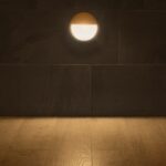 kelvo® STEPART KLV-101-0097 Φωτιστικό Σκαλοπατιού / Διαδρόμου LED 3W 375lm 45° AC 220-240V Αδιάβροχο IP65 Θερμό Λευκό 2700K – Lumileds SMD Chip & TÜV SÜD Driver – Λευκό Ματ – Μ16 x Π8 x Υ16cm – 5 Χρόνια Εγγύηση