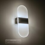 GLOBOSTAR® RARE 61337 Μοντέρνο Φωτιστικό Τοίχου – Απλίκα LED 5W 600lm 180° AC 220-240V IP20 Ρυθμιζόμενο Λευκό CCT με On/Off 2700K/4500K/6000K – Lumileds SMD Chip – Μαύρο Ματ – Μ10 x Π4 x Υ27cm – 3 Χρόνια Εγγύηση