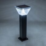 GLOBOSTAR® VEGGIE 90524 Φωτιστικό Κολωνάκι Κήπου LED 10W 500lm 120° με Ενσωματωμένο Φωτοβολταϊκό Panel 6V 2W & Επαναφορτιζόμενη Μπαταρία Li-ion 3.2V 6000mAh με Αισθητήρα Ημέρας-Νύχτας Αδιάβροχο IP65 All in One CCT 6000K-4500K – Sanan SMD Chip – Μαύρο – Μ19.5 x Π19.5 x Υ60cm – 2 Χρόνια Εγγύηση