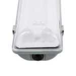 GLOBOSTAR® VIGAS 90615 Γραμμικό Βιομηχανικό Φωτιστικό Σκαφάκι Tri-Proof με Μεταλλικά Clips για 2 x Λάμπες T8 G13 150cm Τύπου Φθορίου LED Τροφοδοσίας Ενός Άκρου 120° AC 220-240V Αδιάβροχο IP65 – Γκρι με Διάφανο Κάλυμμα Πλαστικό PC – Μ156 x Π12 x Υ9cm