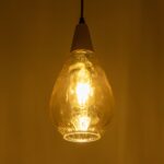 GLOBOSTAR® NOAH 999-0185 Μοντέρνο Κρεμαστό Φωτιστικό Οροφής με Ντουί 1 x E27 AC 220-240V IP20 – Μελί & Μπεζ – Μ16 x Π16 x Υ32cm