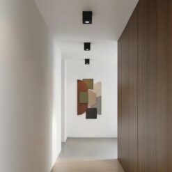 kelvo® AKIRA KLV-101-0028 Κινούμενο Φωτιστικό Downlight Σποτ για Λάμπα MR16 με Ντουί GU10 AC 220-240V IP20 – Μαύρο Ματ – Μ8 x Π8 x Υ10cm