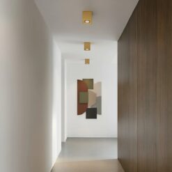kelvo® AKIRA KLV-101-0031 Κινούμενο Φωτιστικό Downlight Σποτ για Λάμπα MR16 με Ντουί GU10 AC 220-240V IP20 – Χρυσό Βούρτσας – Μ8 x Π8 x Υ10cm