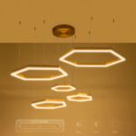 kelvo® LEXAGON KLV-101-0180 Κρεμαστό Φωτιστικό Οροφής LED 120W 12000lm 200° AC 220-240V IP20 Ρυθμιζόμενο Λευκό CCT με Χειριστήριο από 2700K έως 6000K Dimmable – Lumileds SMD Chip – Χρυσό Πλατίνα – Μ110 x Π90 x Υ110cm – 3 Χρόνια Εγγύηση