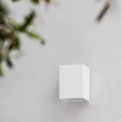 KOV WHITE SQUARE WALL L. LED 6W 2700K 14° Faro Barcelona 1-FR71792-121